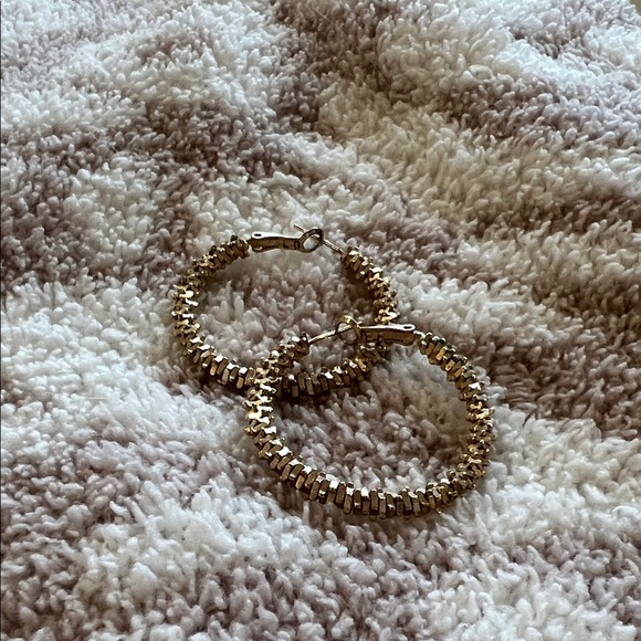 Jewelry - Elegant Gold Hoop Earrings